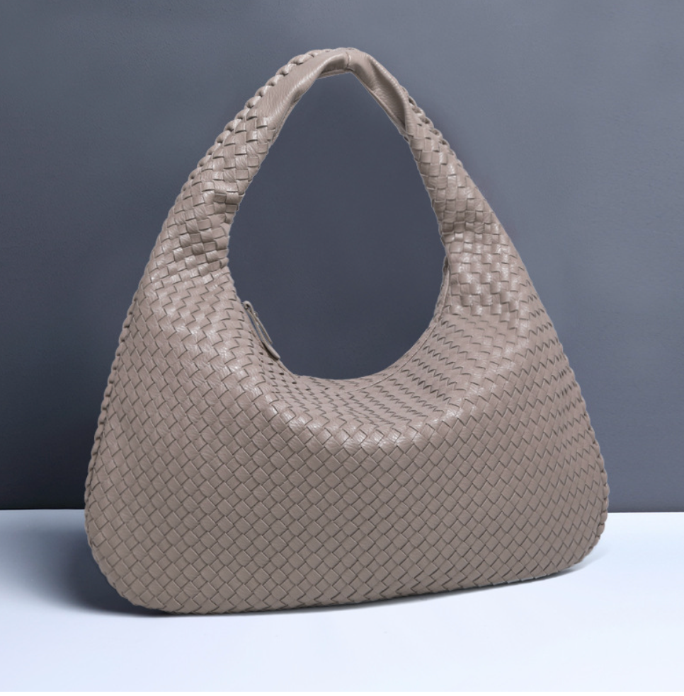 Elegant Woven Grid Shoulder Bag for Everyday Use