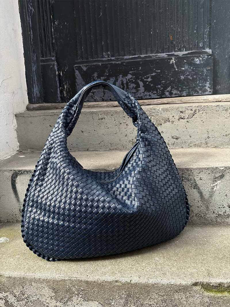 Elegant Woven Grid Shoulder Bag for Everyday Use