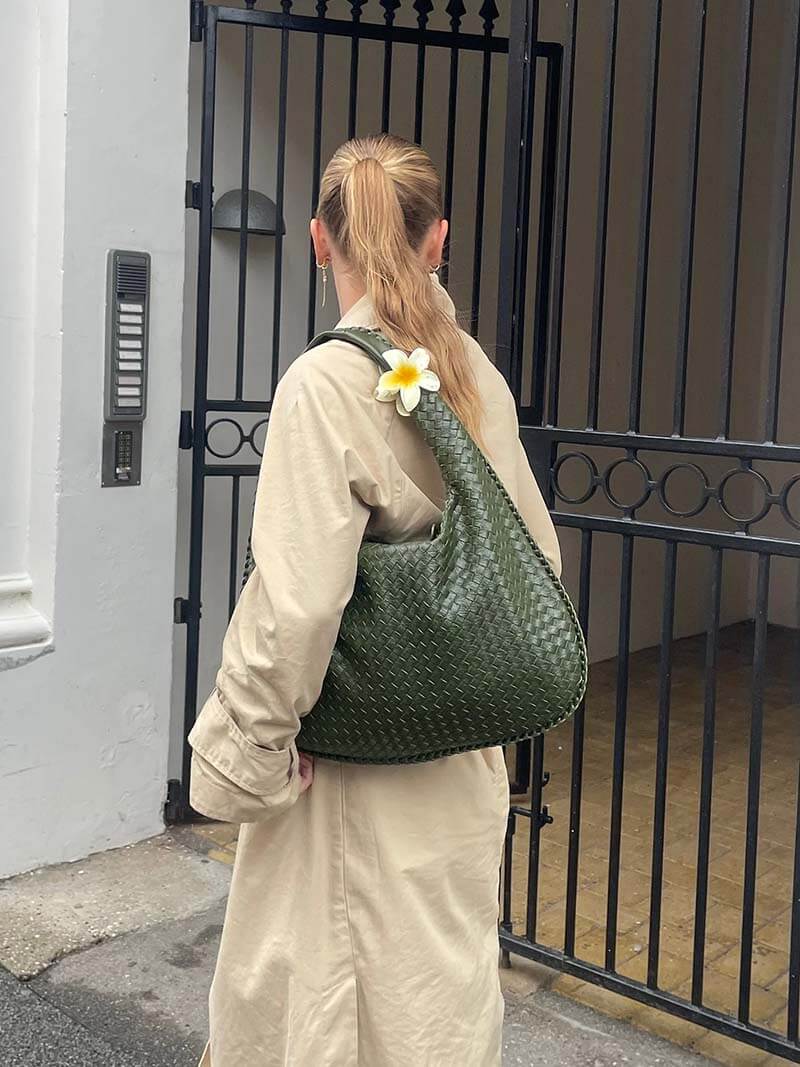 Elegant Woven Grid Shoulder Bag for Everyday Use