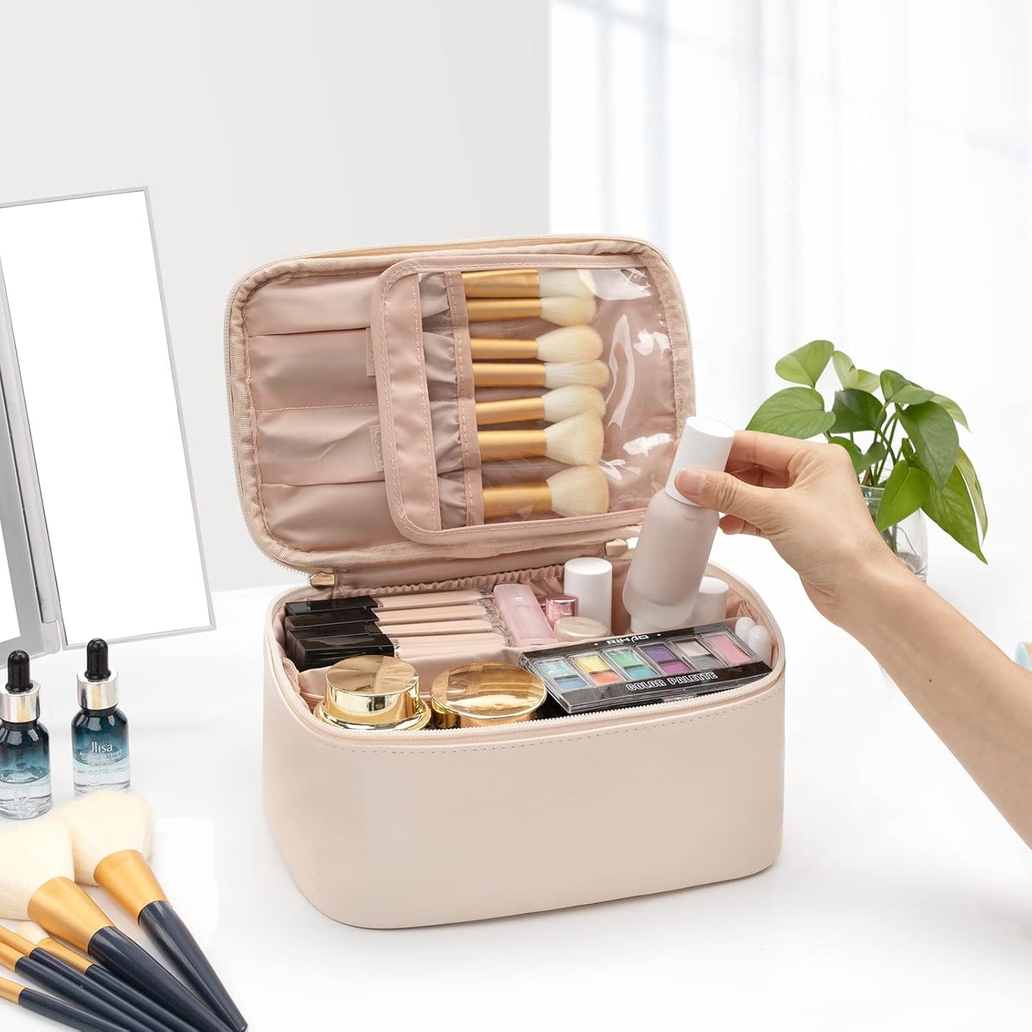 Travel-Friendly Makeup Organizer with Adjustable Dividers