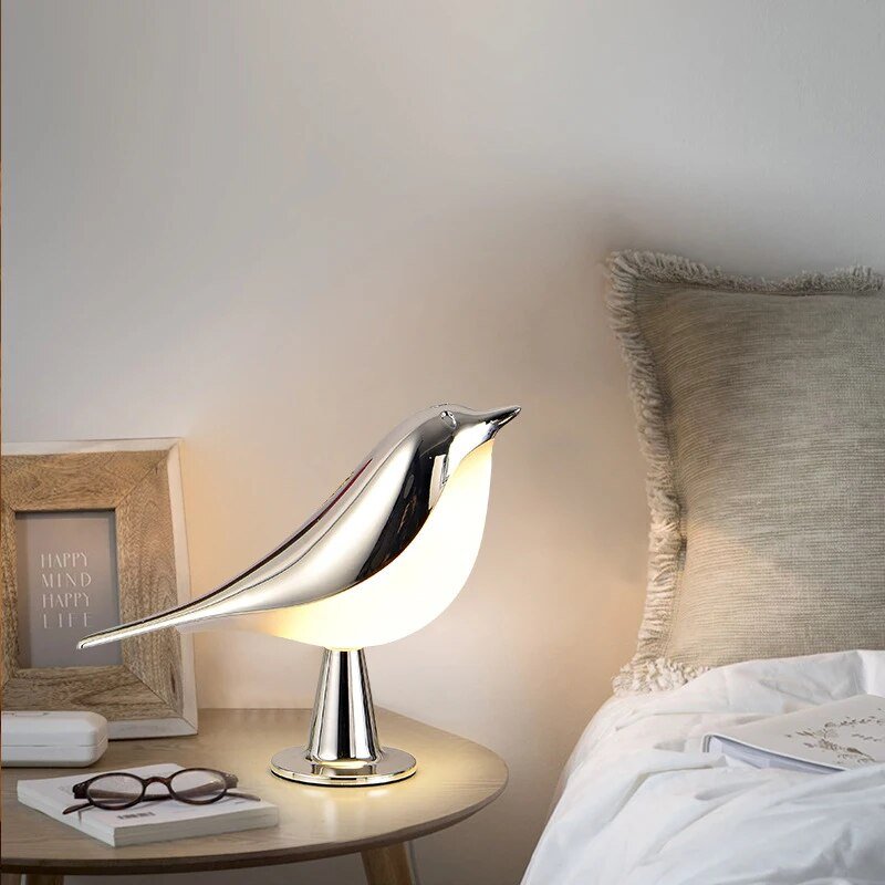 Wireless Rechargeable Bird-Inspired Table Lamp