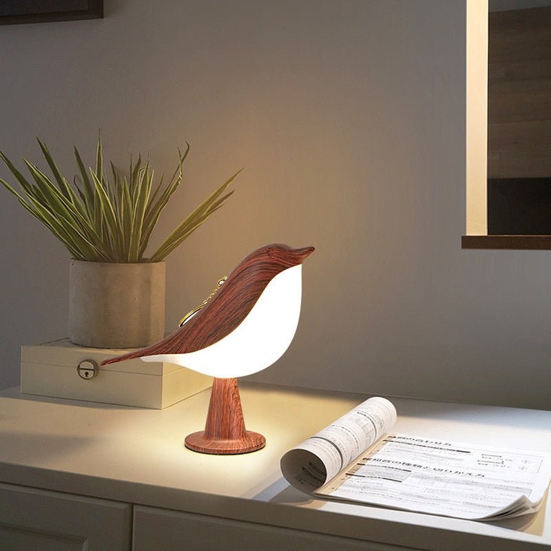 Wireless Rechargeable Bird-Inspired Table Lamp