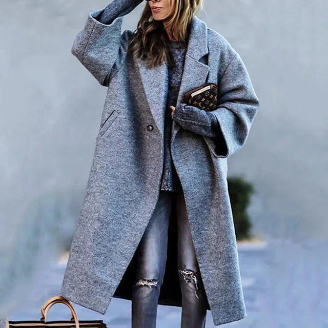 Elegant Women's Winter Coat with Flattering Silhouette and Warmth