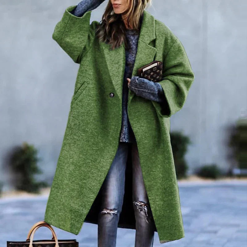 Elegant Women's Winter Coat with Flattering Silhouette and Warmth