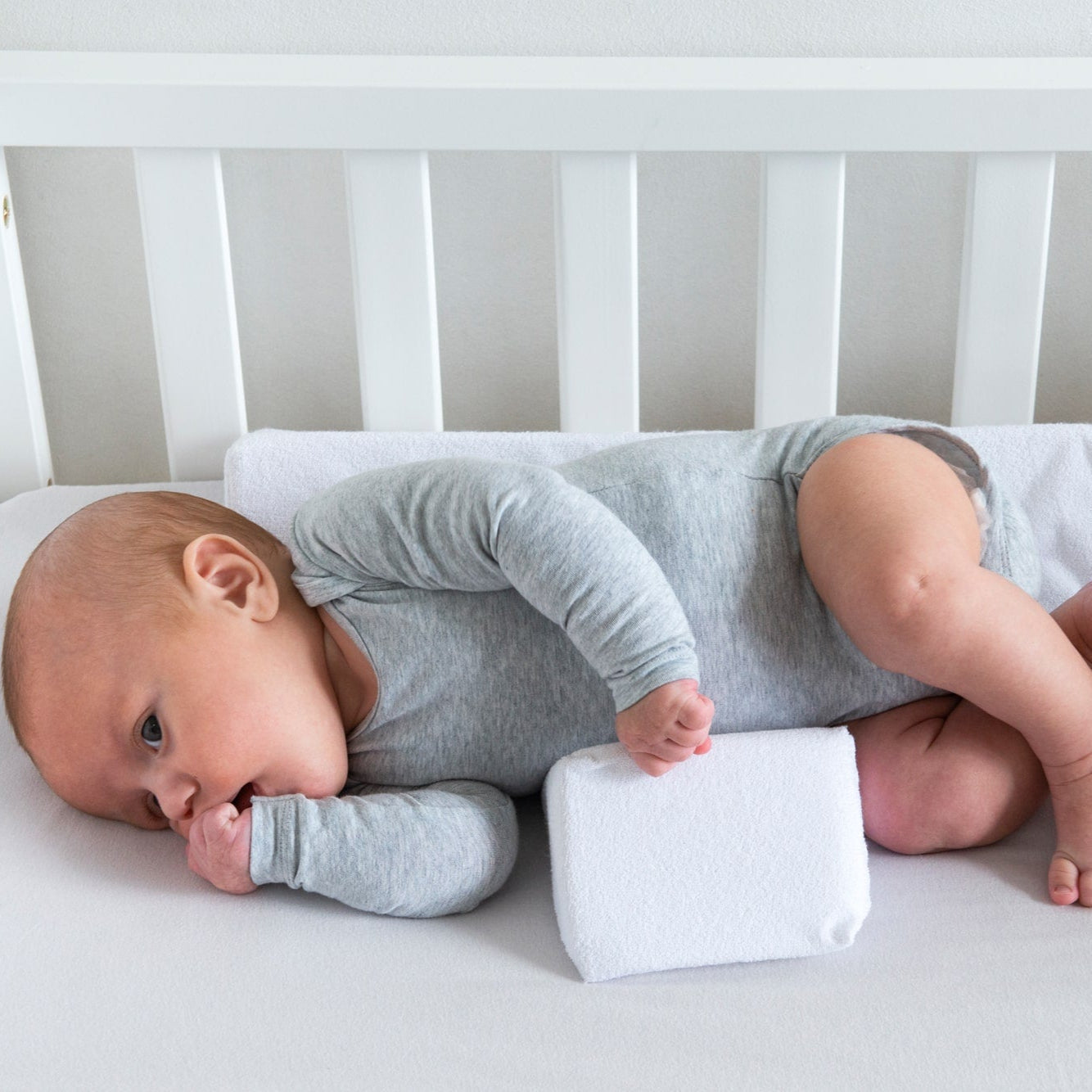 Adjustable Baby Side Sleep Positioner Pillow with Anti-Roll Wedge for Crib
