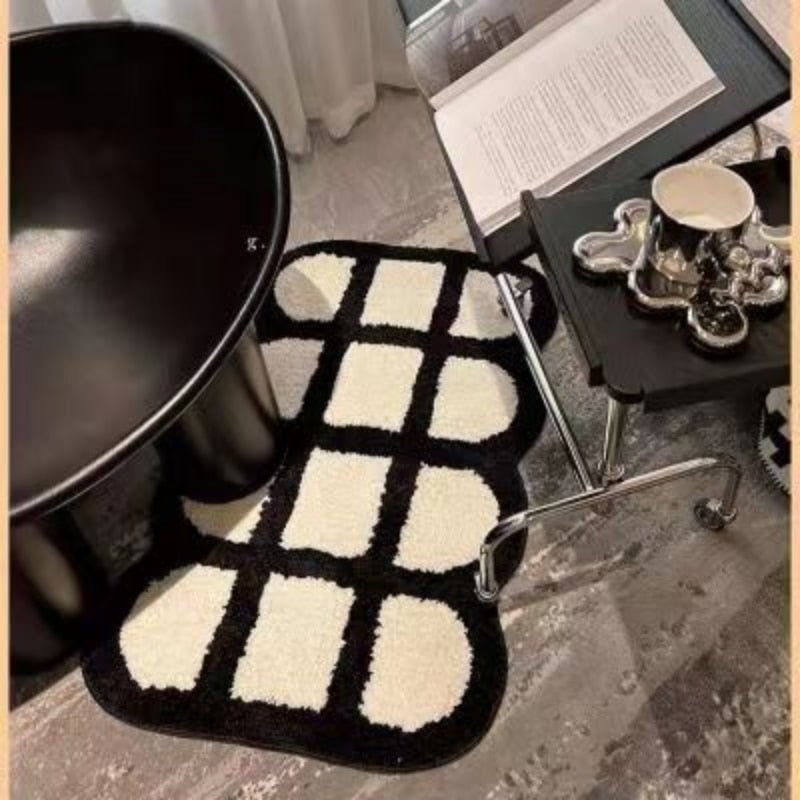 Vintage Checkered Plaid Bath Mat with Floral Design