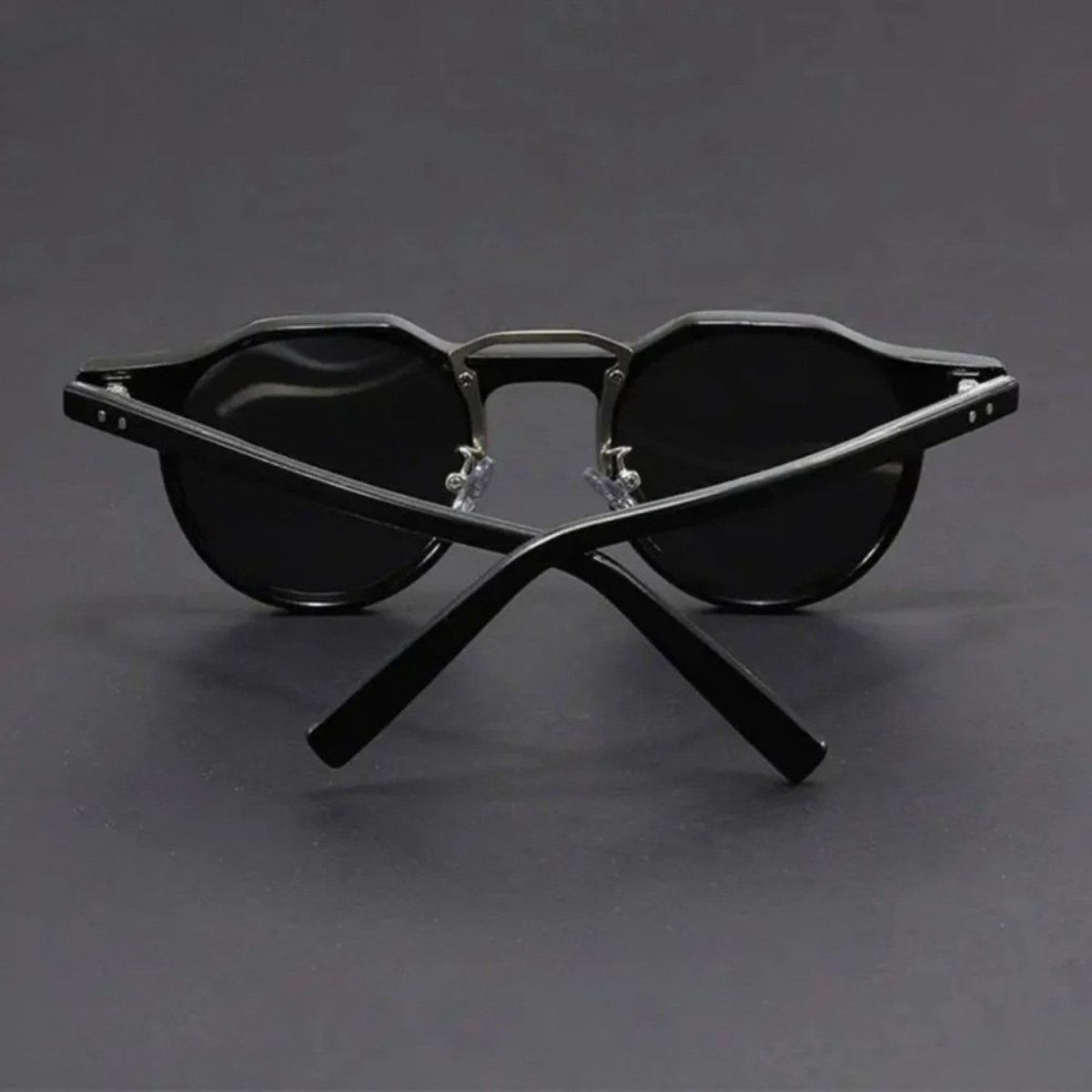 Vintage Round Frame Sunglasses with UV400 Protection