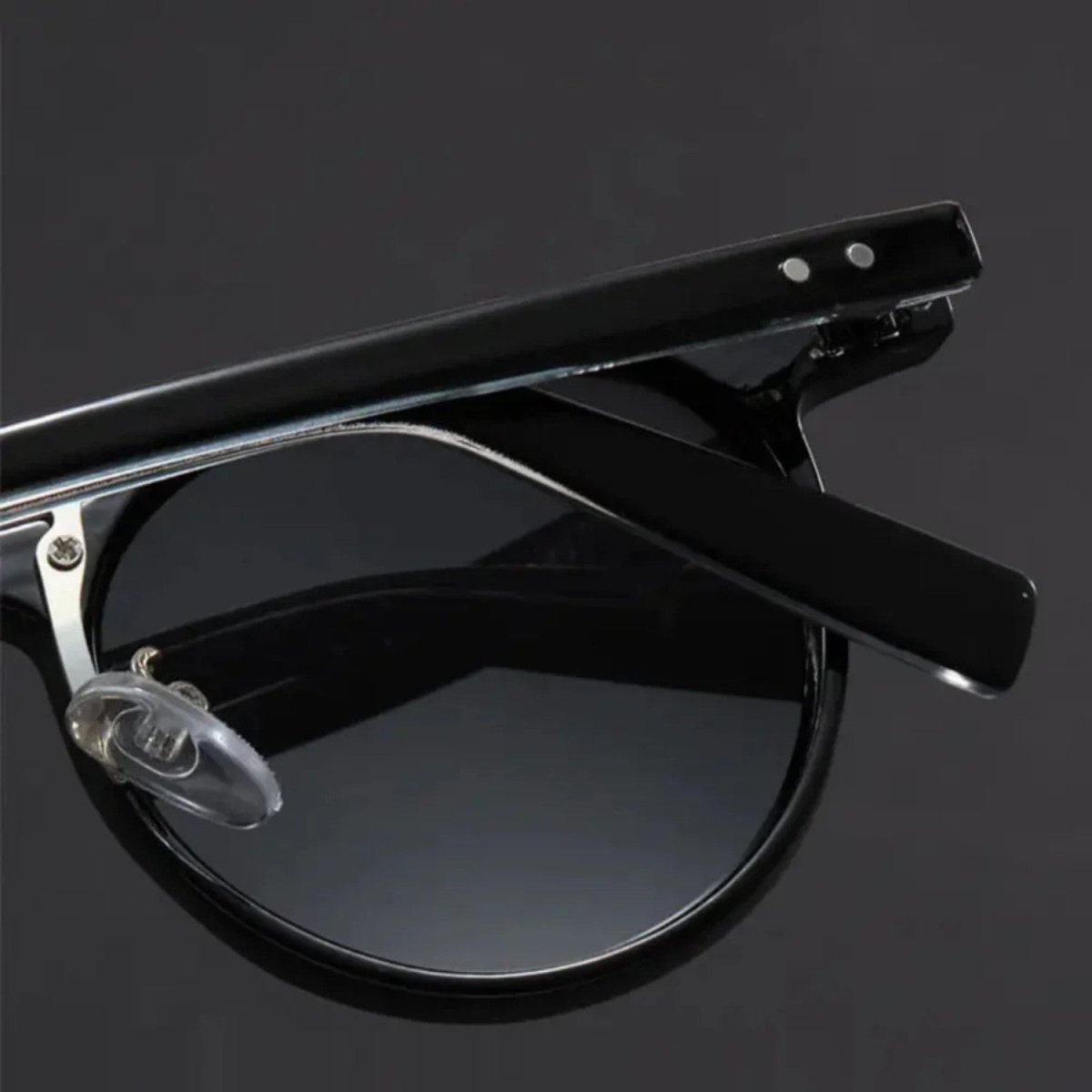 Vintage Round Frame Sunglasses with UV400 Protection