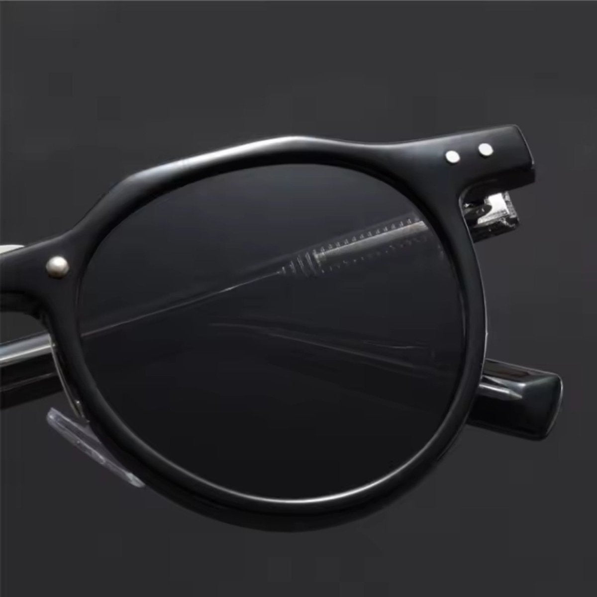 Vintage Round Frame Sunglasses with UV400 Protection