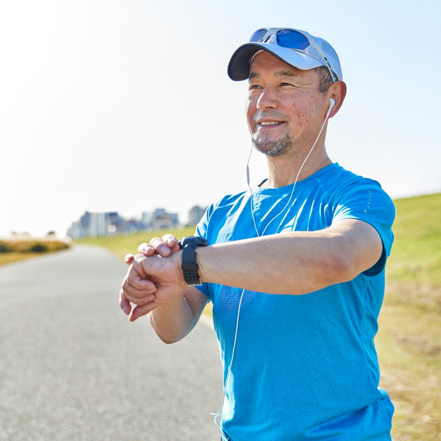 Precision Health Monitoring Smartwatch with Blood Pressure and Heart Rate Tracking