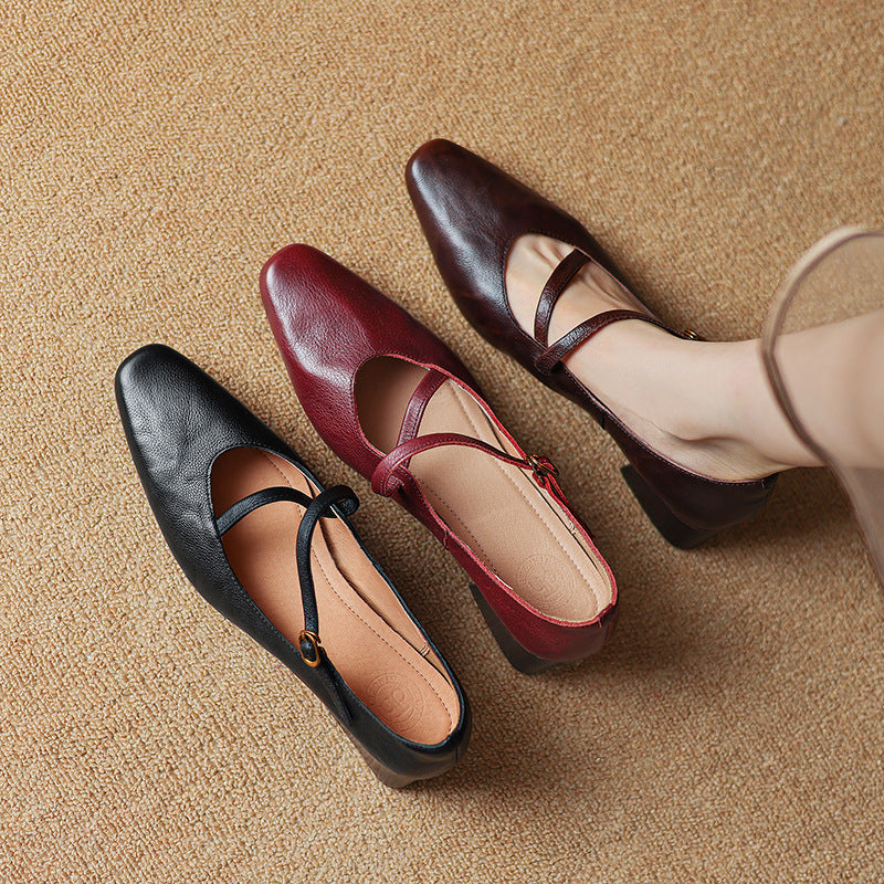 Tapered Heel Women's Pumps with Cushioned Interior
