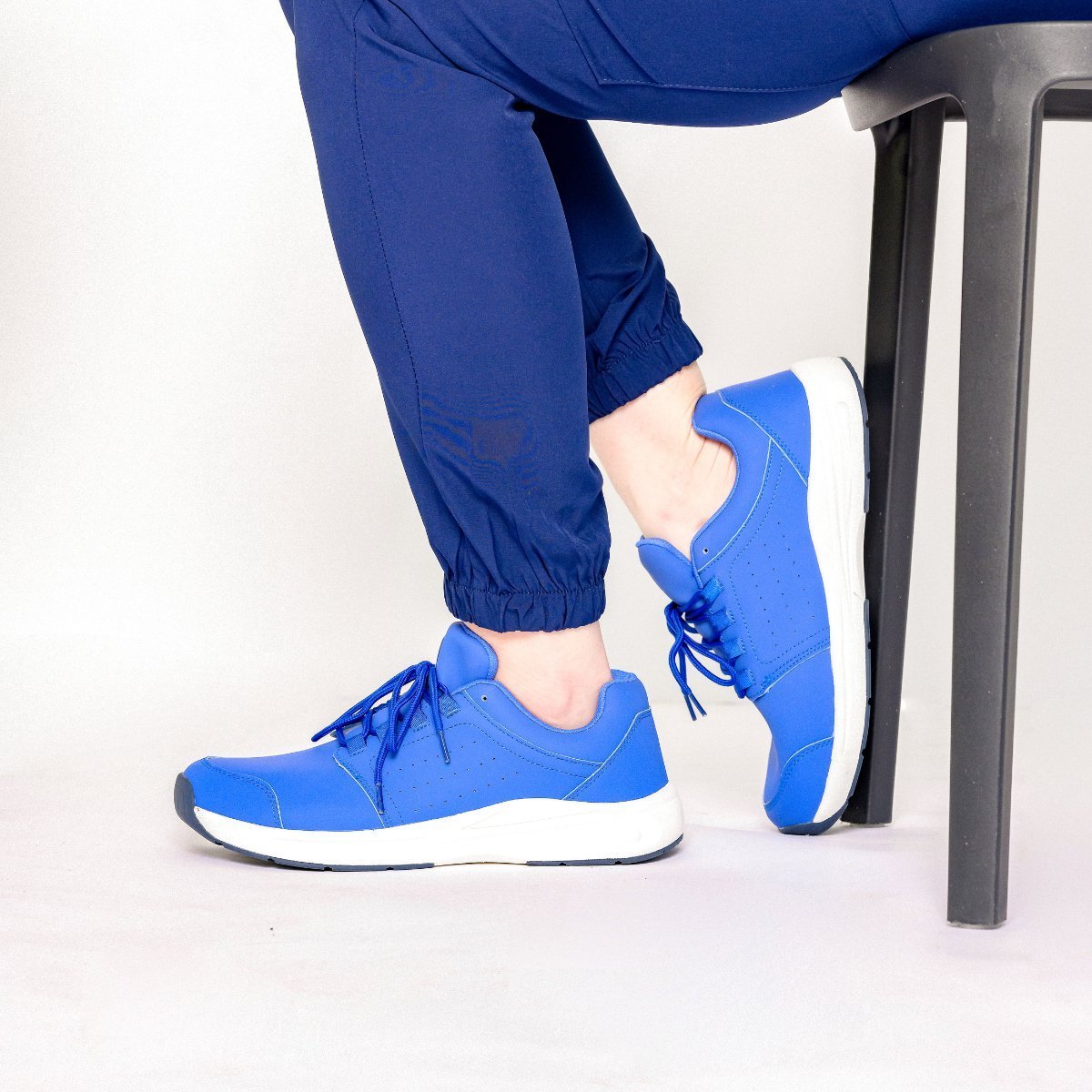 Women's Slip-Resistant Healthcare Work Shoes with Arch Support