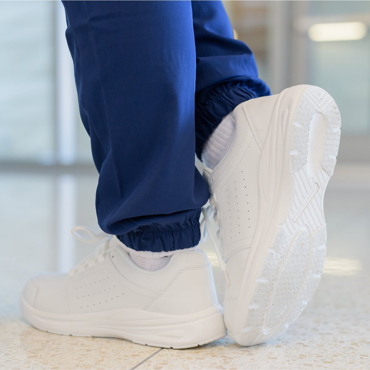 Women's Slip-Resistant Healthcare Work Shoes with Arch Support