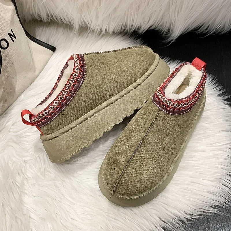 Fleece-Lined Women's Slip-On Mules for Cold Weather