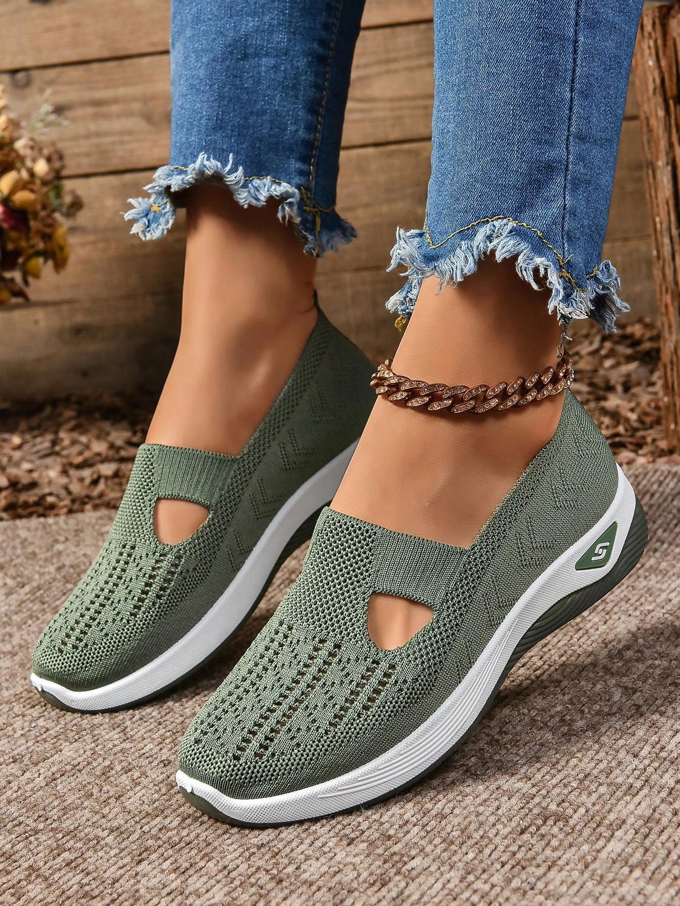 Lightweight Breathable Orthopedic Slip-On Shoes for Women