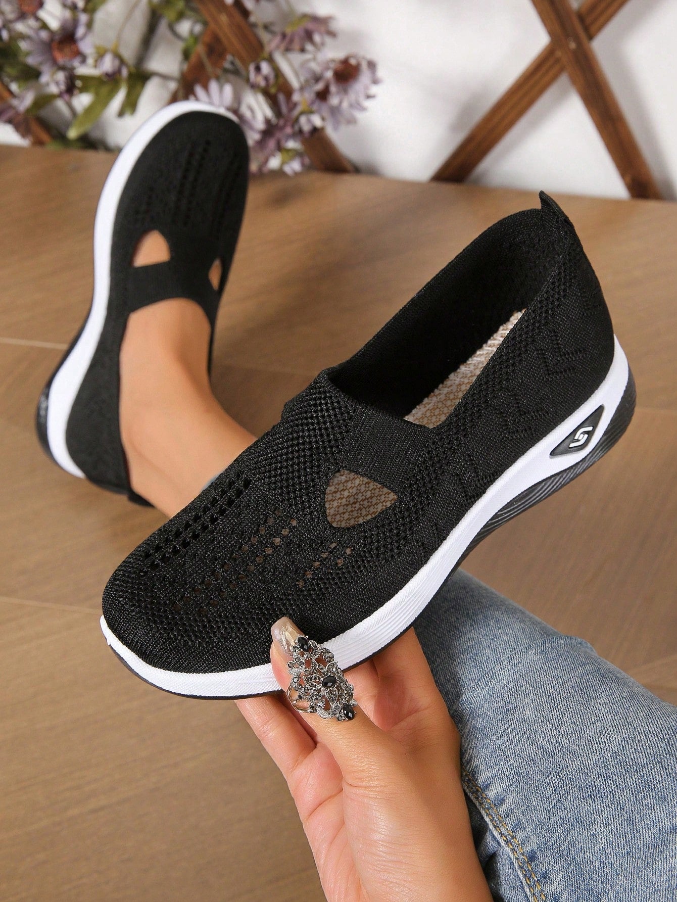 Lightweight Breathable Orthopedic Slip-On Shoes for Women
