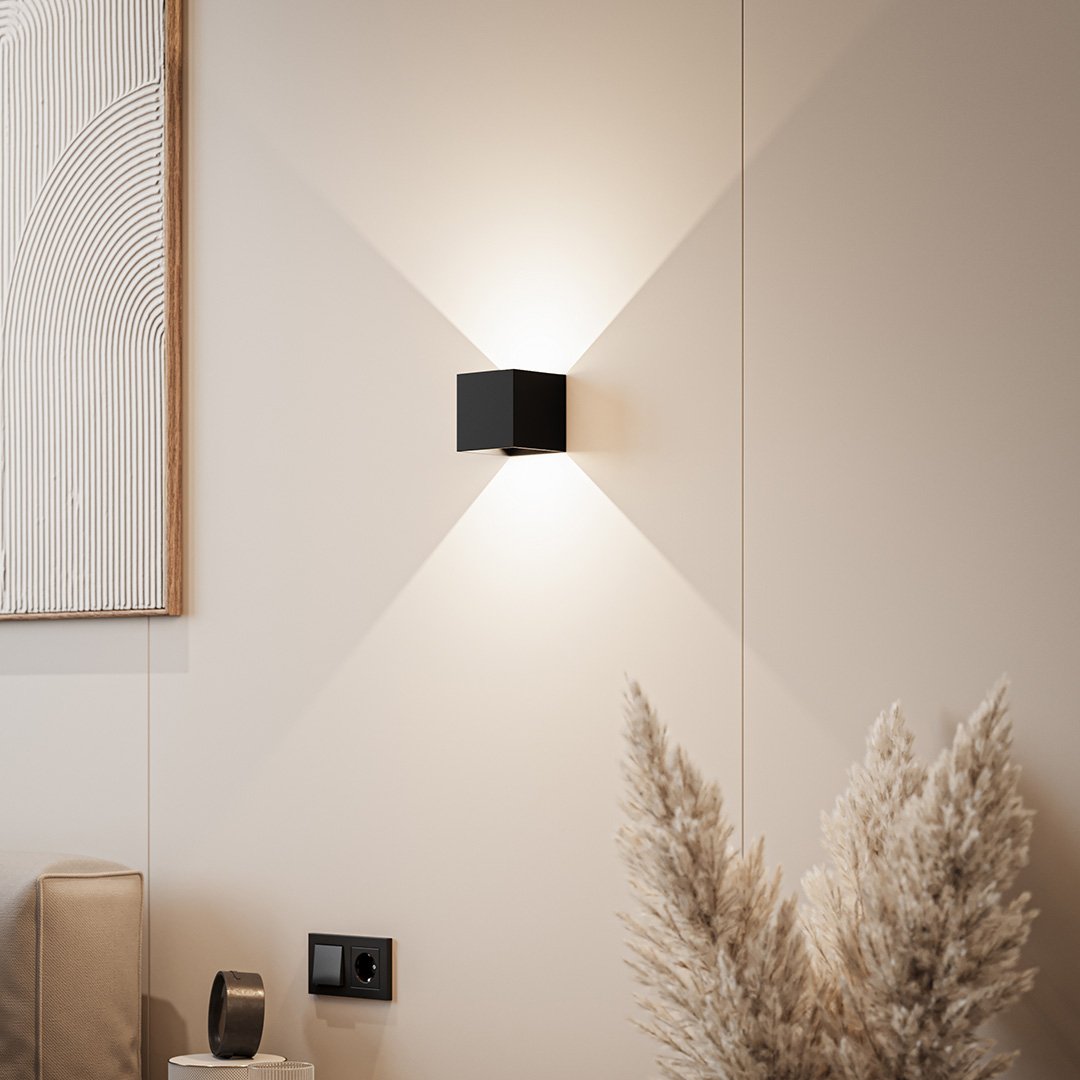 LED Wall Lamp with Warm White Light - Stylish Aluminum Design